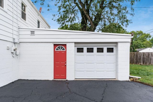 884 S Chesterfield Road, Columbus, OH 43209