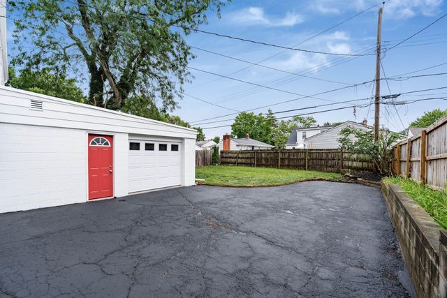 884 S Chesterfield Road, Columbus, OH 43209