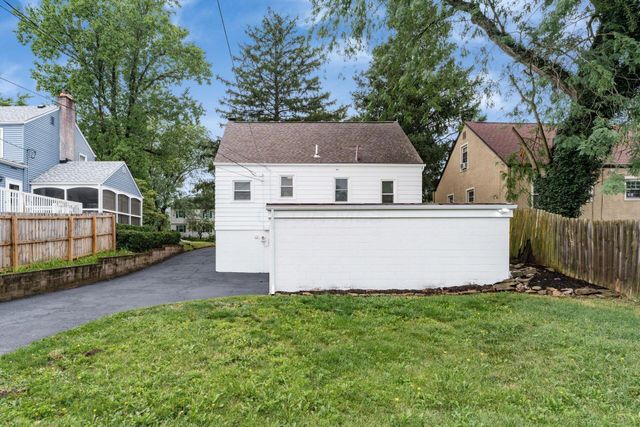 884 S Chesterfield Road, Columbus, OH 43209