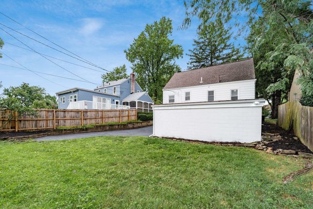 884 S Chesterfield Road, Columbus, OH 43209