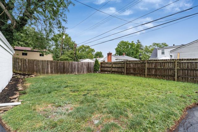 884 S Chesterfield Road, Columbus, OH 43209
