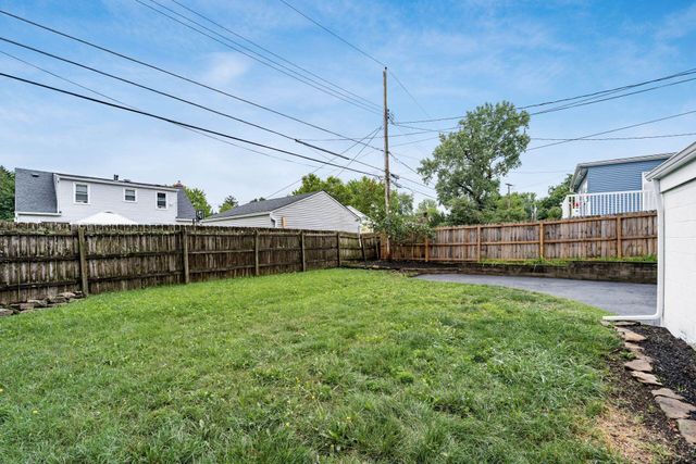 884 S Chesterfield Road, Columbus, OH 43209