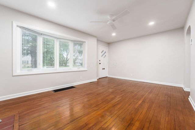 884 S Chesterfield Road, Columbus, OH 43209