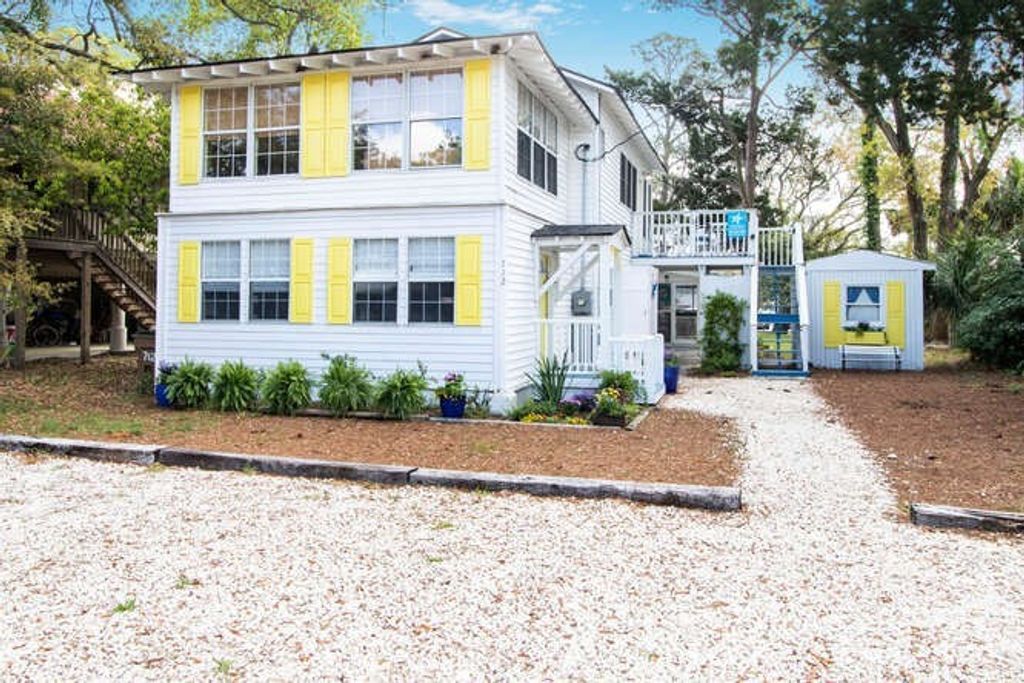 Image 1 of property listing at 712 2nd Avenue, Tybee Island, GA 31328