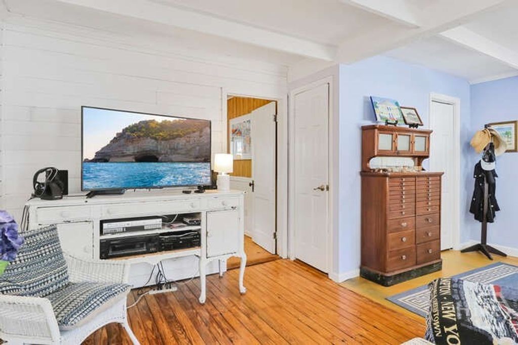 Image 15 of property listing at 712 2nd Avenue, Tybee Island, GA 31328