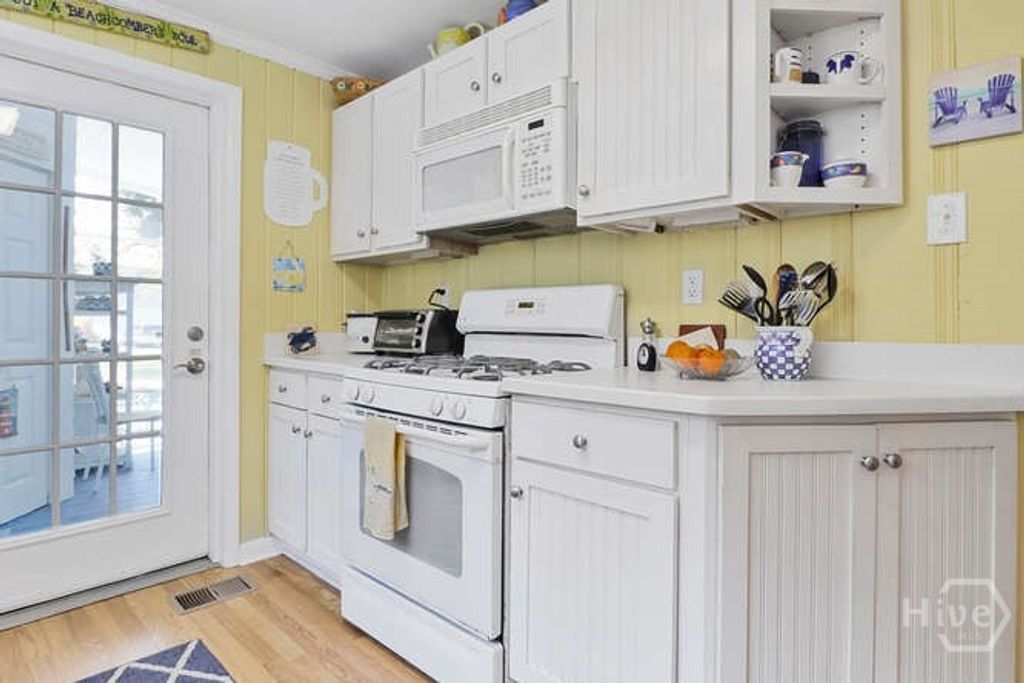 Image 18 of property listing at 712 2nd Avenue, Tybee Island, GA 31328