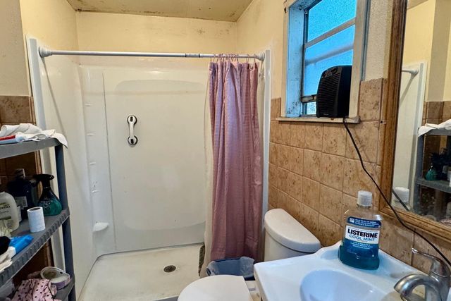 7912 Ford Street, Houston, TX 77012