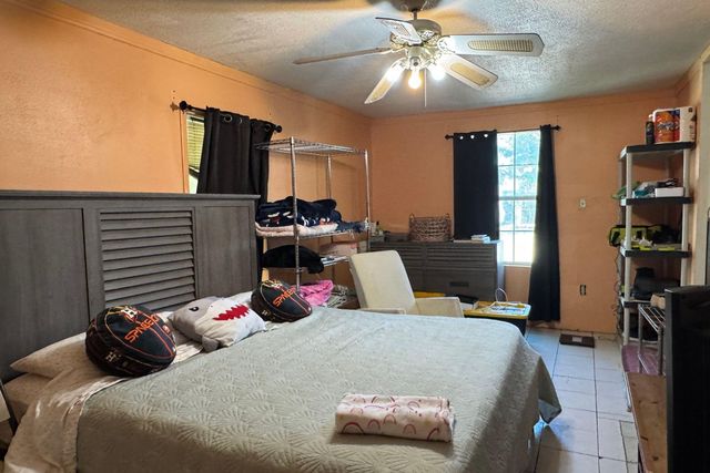 7912 Ford Street, Houston, TX 77012