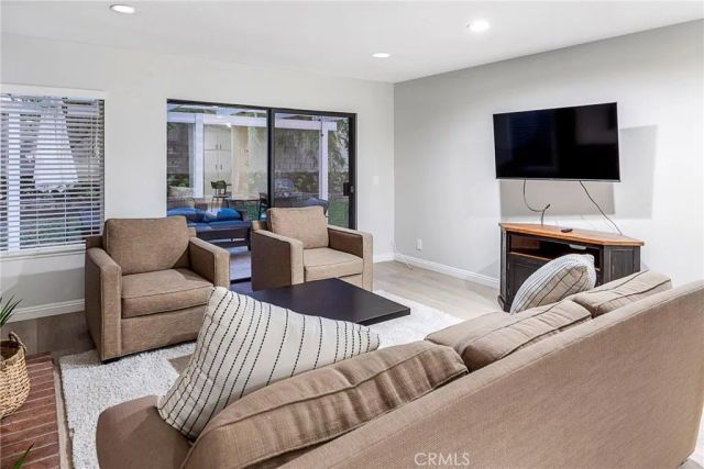 13 W Glorieta, Irvine, CA 92620