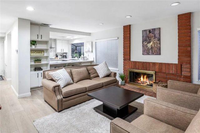 13 W Glorieta, Irvine, CA 92620