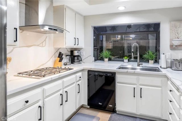 13 W Glorieta, Irvine, CA 92620