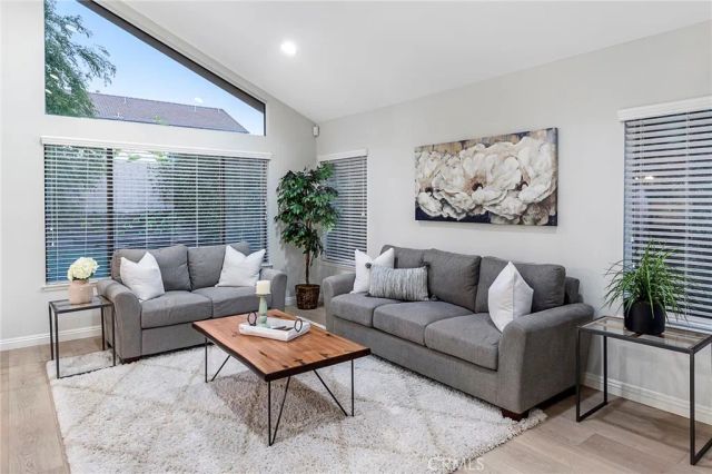 13 W Glorieta, Irvine, CA 92620