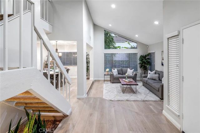 13 W Glorieta, Irvine, CA 92620