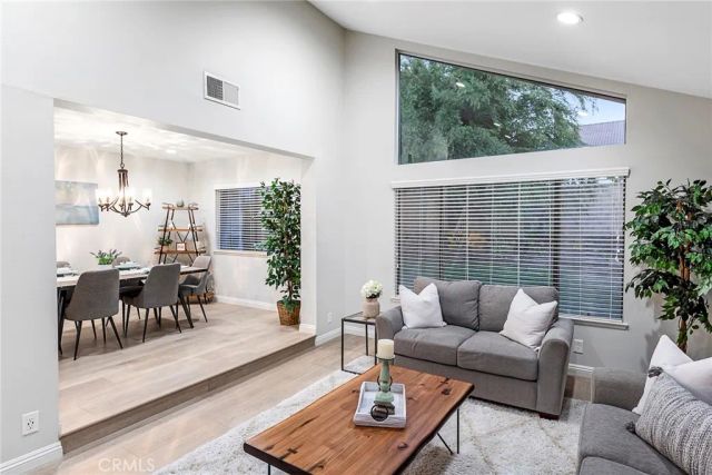 13 W Glorieta, Irvine, CA 92620