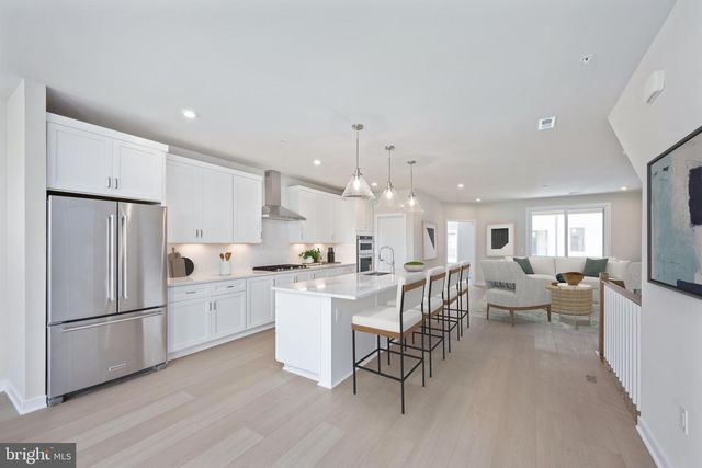 22109 MIDMOORE DR, Ashburn, VA 20148