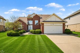 47715 Beacon Square Drive, Macomb Twp, MI 48044