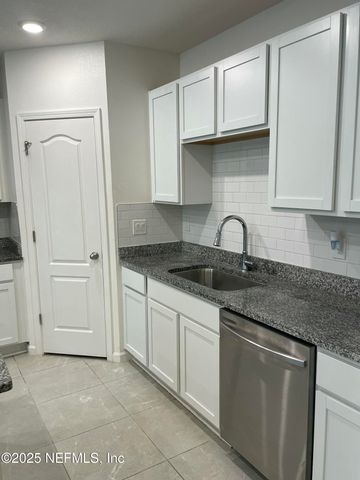3233 PENNY COVE Lane, Jacksonville, FL 32218