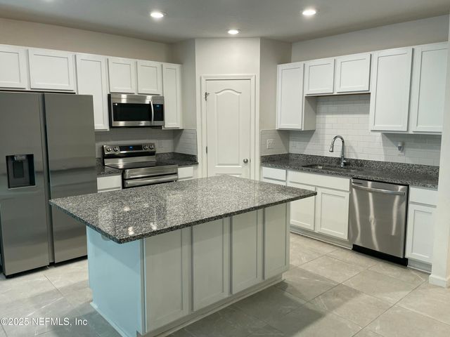 3233 PENNY COVE Lane, Jacksonville, FL 32218