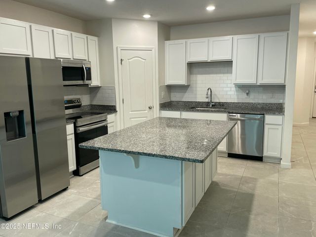 3233 PENNY COVE Lane, Jacksonville, FL 32218