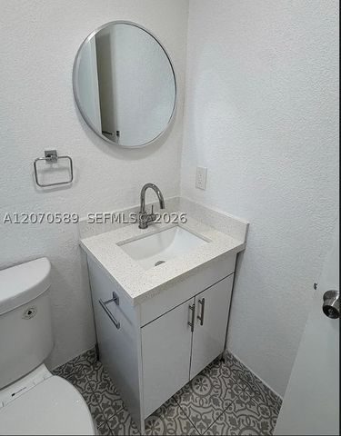 1811 NW 19th Ter 5, Miami, FL 33125