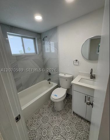 1811 NW 19th Ter 5, Miami, FL 33125