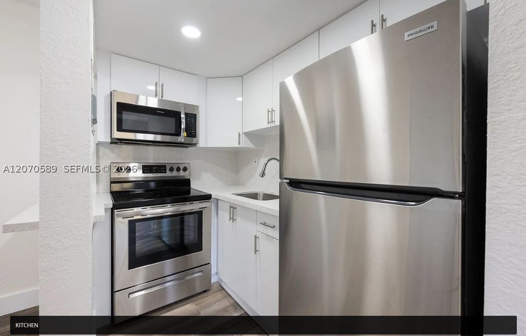 1811 NW 19th Ter 5, Miami, FL 33125