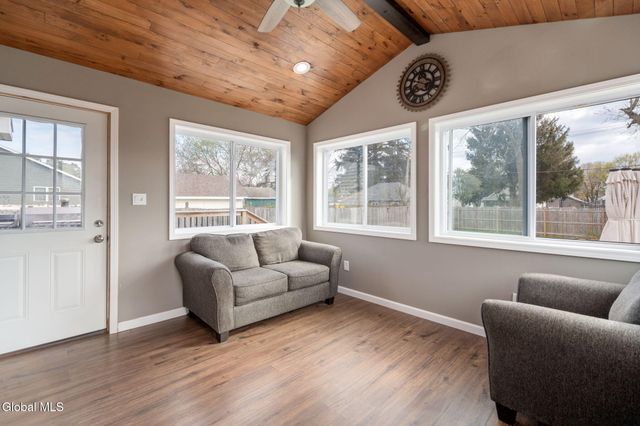 1100 Laura Street, Rotterdam, NY 12306