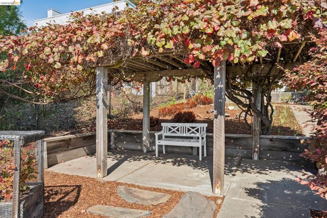 38 Highgate, Kensington, CA 94707