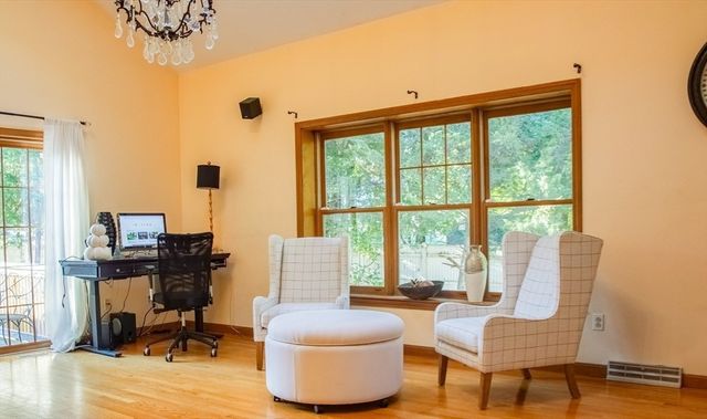 4 Robinette Rd, Stoughton, MA 02072