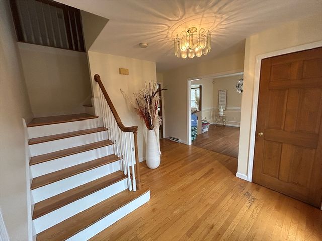 4 Robinette Rd, Stoughton, MA 02072