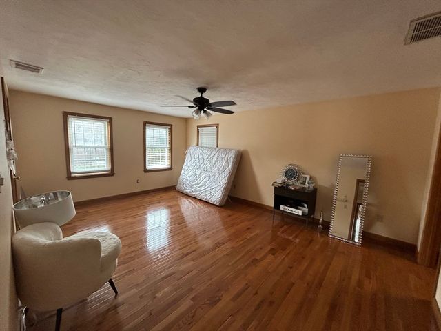 4 Robinette Rd, Stoughton, MA 02072