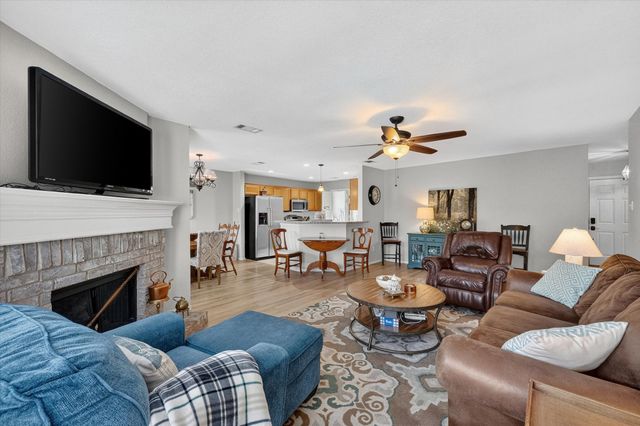 531 Hollyberry Drive, Mansfield, TX 76063