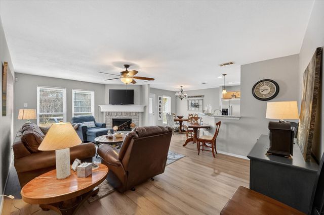 531 Hollyberry Drive, Mansfield, TX 76063