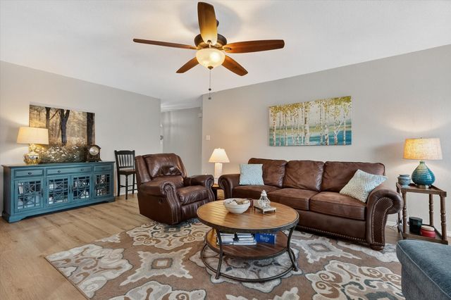 531 Hollyberry Drive, Mansfield, TX 76063