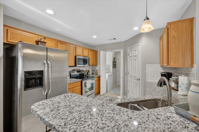 531 Hollyberry Drive, Mansfield, TX 76063