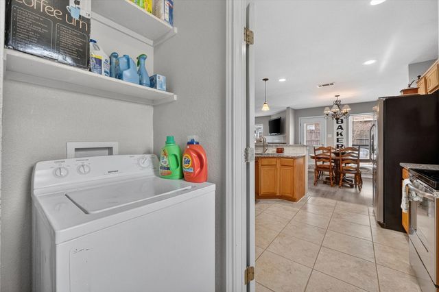 531 Hollyberry Drive, Mansfield, TX 76063