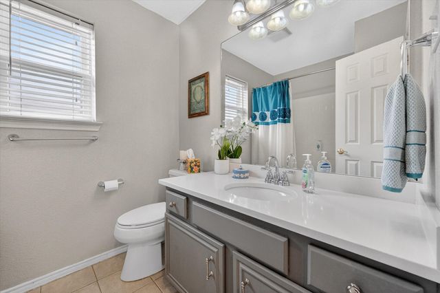 531 Hollyberry Drive, Mansfield, TX 76063