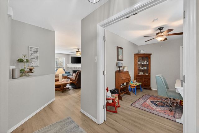 531 Hollyberry Drive, Mansfield, TX 76063