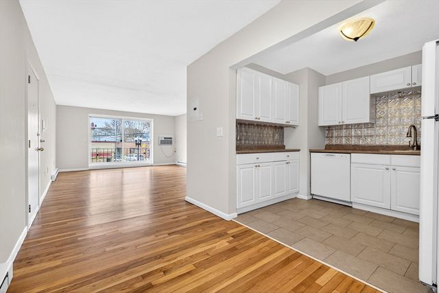 8 Kittredge 10, Boston, MA 02131
