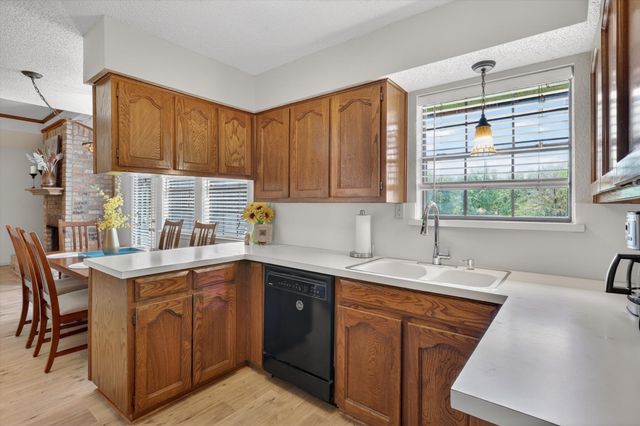 1002 Capetown Drive, Grand Prairie, TX 75050