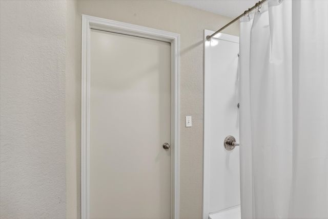 1002 Capetown Drive, Grand Prairie, TX 75050