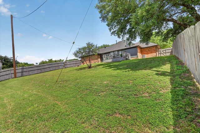 1002 Capetown Drive, Grand Prairie, TX 75050