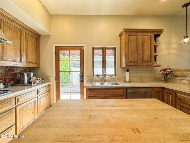 325 W CAMPBELL Avenue, Phoenix, AZ 85013