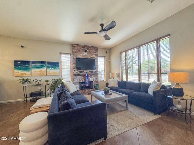 325 W CAMPBELL Avenue, Phoenix, AZ 85013