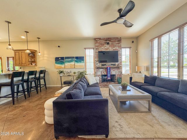 325 W CAMPBELL Avenue, Phoenix, AZ 85013
