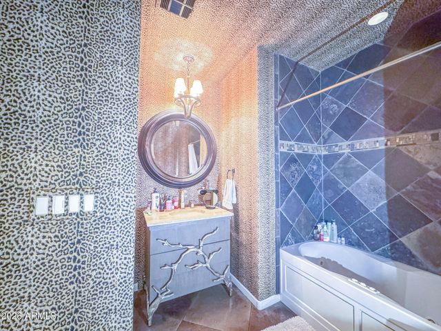 325 W CAMPBELL Avenue, Phoenix, AZ 85013