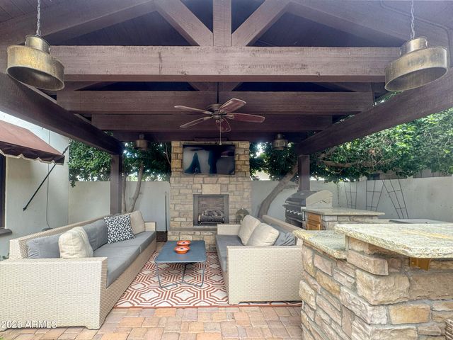 325 W CAMPBELL Avenue, Phoenix, AZ 85013