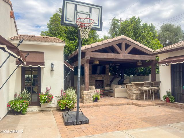 325 W CAMPBELL Avenue, Phoenix, AZ 85013