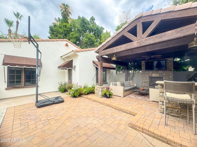 325 W CAMPBELL Avenue, Phoenix, AZ 85013