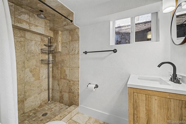 2600 N Vine Street, Denver, CO 80205